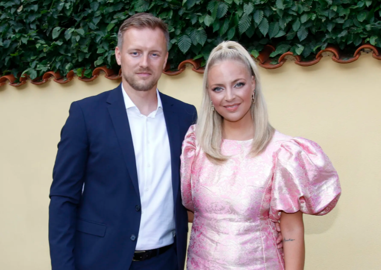 S kým žije Markéta Konvičková? René jí dodává sílu – dříve spal na ulici, dnes je pilotem a oporou celé rodiny